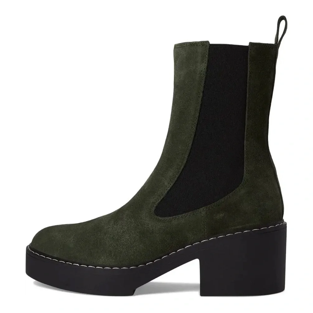 NWOB Gorgeous Nine West Olive Green Doleas Chelsea Boot Leather Suede Block Heel